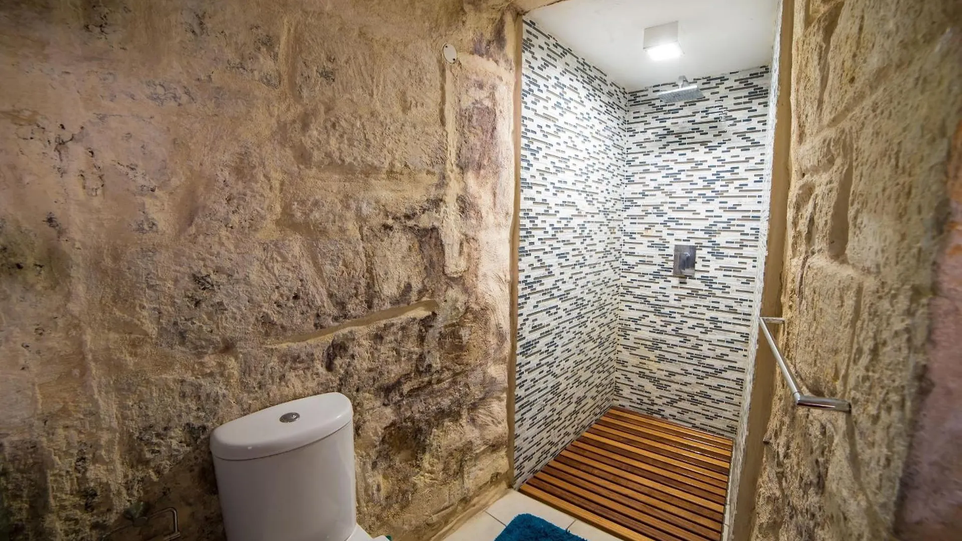 The Artist Apartment Valletta Malta